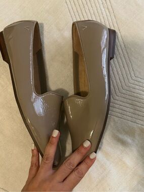 VIONIC Willa Genuine Leather Slip On Patent Flats Women’s 9.5 Nude Taupe